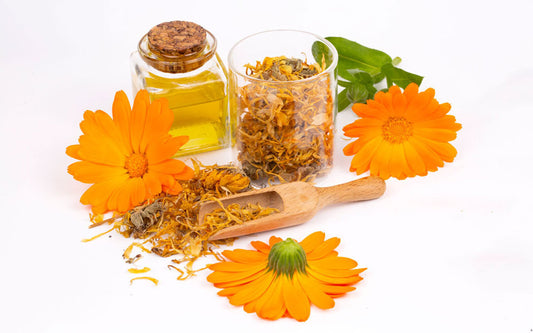 Calendula: Il Rimedio Naturale per Capelli Ricci Morbidi e Sani