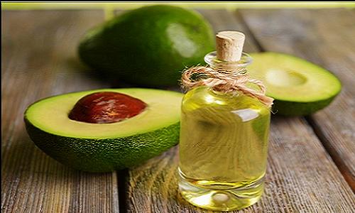 Avocado: Il Nutriente Essenziale per Capelli Ricci Morbidi e Forti